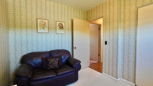 9527 89 Avenue, Peace River, AB 
