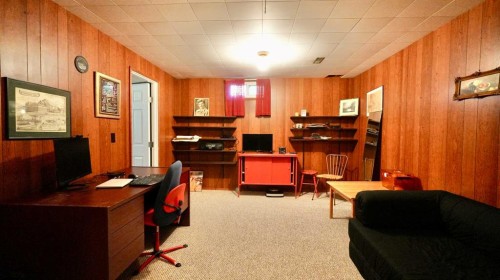 9527 89 Avenue, Peace River, AB 