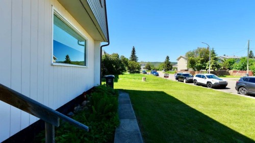 9527 89 Avenue, Peace River, AB 