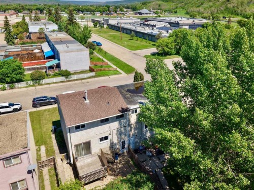 9527 89 Avenue, Peace River, AB 