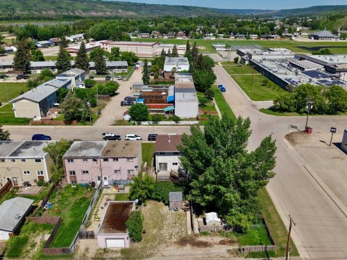 9527 89 Avenue, Peace River, AB 