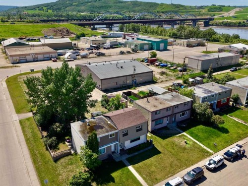 9527 89 Avenue, Peace River, AB 