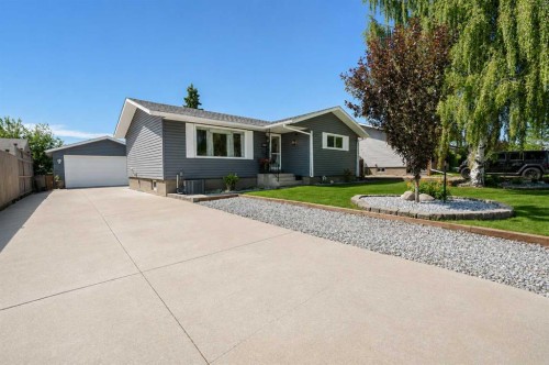 9209 111 Avenue, Grande Prairie, AB 