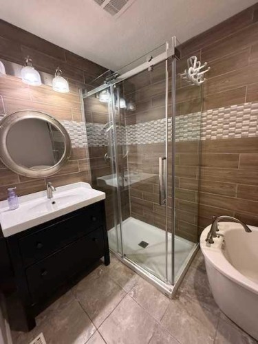 10801 104 Street, High Level, AB 