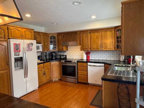 10801 104 Street, High Level, AB 
