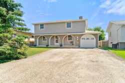 9805 98 Ave Sexsmith, AB T0H 3C0