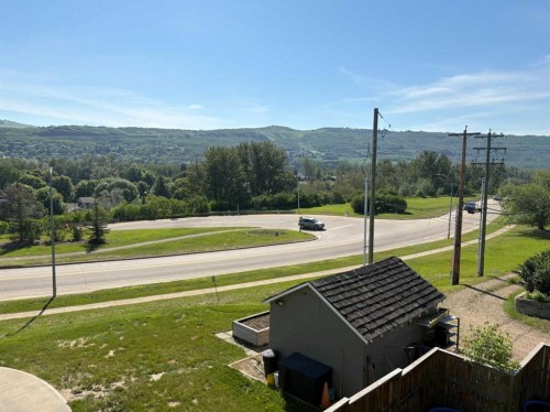 8905 107 Avenue, Peace River, AB 