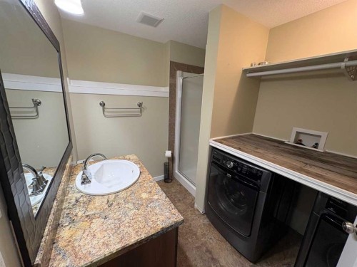 8905 107 Avenue, Peace River, AB 