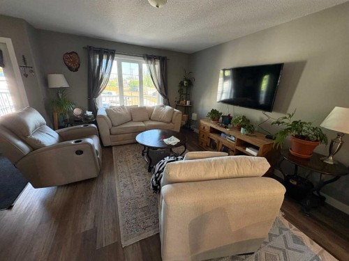 8905 107 Avenue, Peace River, AB 