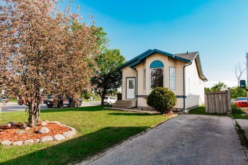 12702 95 Street  Grande Prairie, AB T8X 1N4