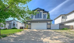 8841 Lakeland Drive Grande Prairie, AB T8X 1V8