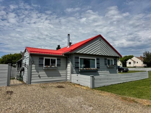 10612 111 Street  Fairview, AB T0H 1L0