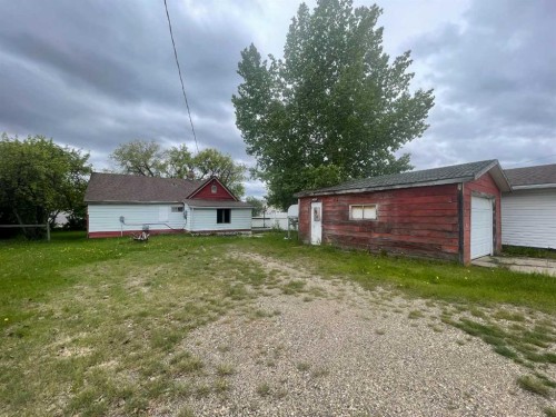 11020 104 Ave., Fairview, AB 