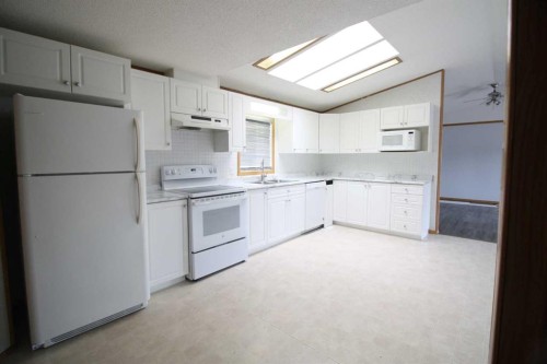 9 Driftwood Drive, High Level, AB 
