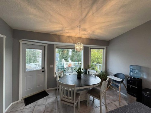 806 Cherry Crescent, Beaverlodge, AB - Indoor Photo Showing Dining Room