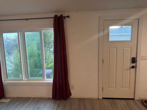 9610 101 Avenue, Clairmont, AB - Indoor Photo Showing Other Room