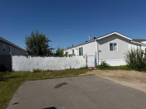 9610 101 Avenue, Clairmont, AB - Outdoor
