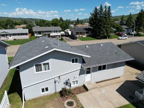 9609 77 Avenue, Peace River, AB 