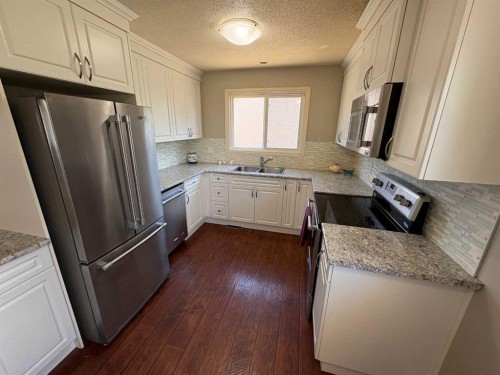 9609 77 Avenue, Peace River, AB 