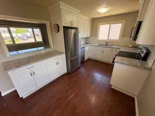 9609 77 Avenue, Peace River, AB 