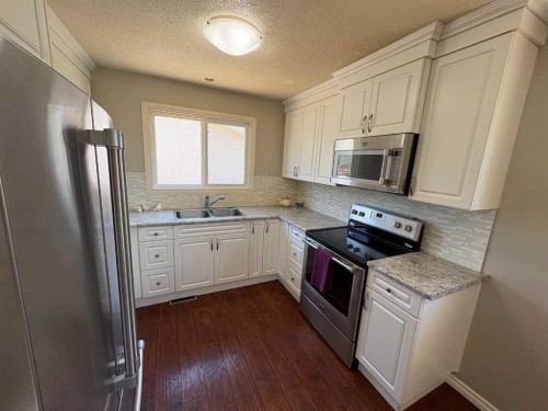 9609 77 Avenue, Peace River, AB 