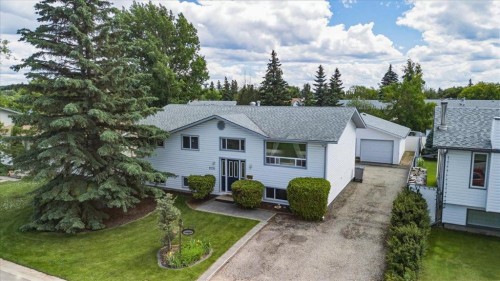 9255 99 Avenue  Grande Prairie, AB T8V 3X4