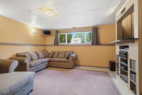 9255 99 Avenue, Grande Prairie, AB 