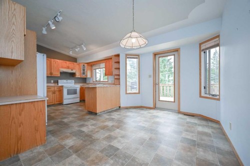 902 Birch Street, Beaverlodge, AB - Indoor Photo Showing Kitchen
