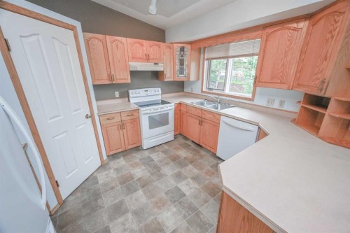 902 Birch Street, Beaverlodge, AB - Indoor Photo Showing Kitchen With Double Sink