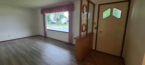 4820 53 Avenue, Grimshaw, AB - Indoor Photo Showing Other Room