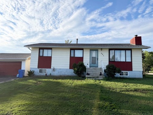 601 6 Avenue  Beaverlodge, AB T0H 0C0