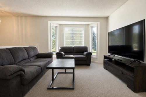 10108 106 Avenue, Grande Prairie, AB - Indoor Photo Showing Living Room