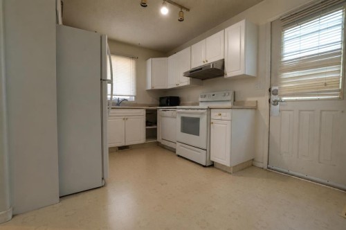 10108 106 Avenue, Grande Prairie, AB - Indoor Photo Showing Kitchen