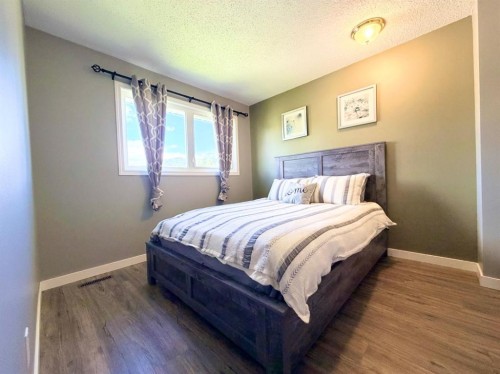 53 97 Avenue, Grande Cache, AB - Indoor Photo Showing Bedroom