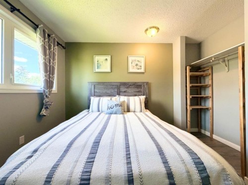 53 97 Avenue, Grande Cache, AB - Indoor Photo Showing Bedroom