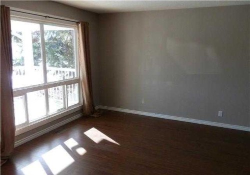 4906-4914 49 Street, Berwyn, AB 