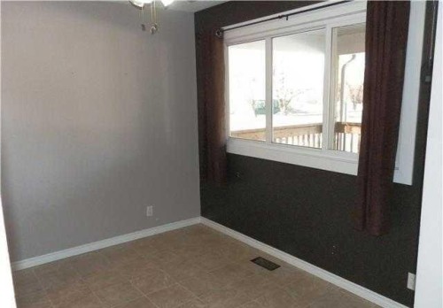 4906-4914 49 Street, Berwyn, AB 