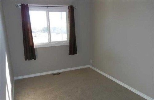 4906-4914 49 Street, Berwyn, AB 