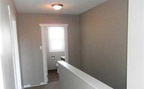4906-4914 49 Street, Berwyn, AB 