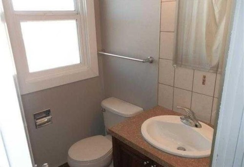 4906-4914 49 Street, Berwyn, AB 