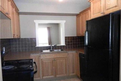 4906-4914 49 Street, Berwyn, AB 