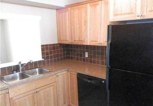4906-4914 49 Street, Berwyn, AB 