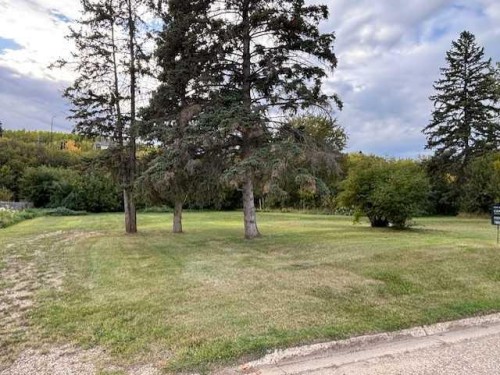 10702 90 Street, Peace River, AB 