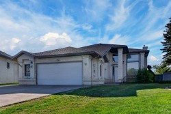 9105 Crystal Lake Drive Grande Prairie, AB T8X 1J3