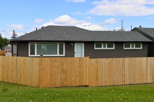 4511 50 Avenue, Valleyview, AB 