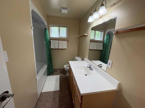 10709 89 Street, Peace River, AB 