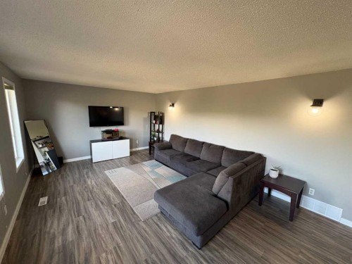 10709 89 Street, Peace River, AB 