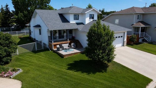 804 Cherry Crescent  Beaverlodge, AB T0H 0C0