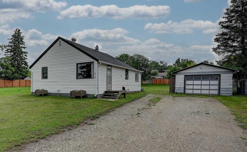 914 6 Avenue  Beaverlodge, AB T0H 0C0