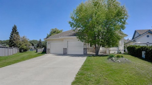 11819 91a Street  Grande Prairie, AB T8X 1J1